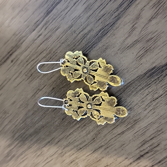 NWOT Plunder Earrings - Picture 2 of 3